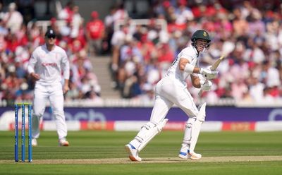 Sarel Erwee fifty helps South Africa strengthen hold on first Test with England