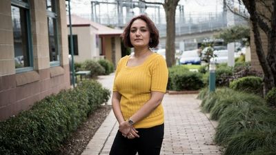 Melbourne's multicultural suburbs hit hard by mortgage stress as interest rates rise