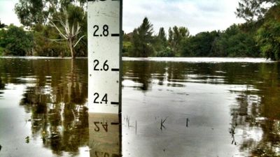 Calls for Victorian government to develop flood mapping system, as serious flooding hits state