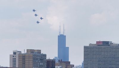Jets pierce Chicago sky to prep for weekend’s Air and Water Show