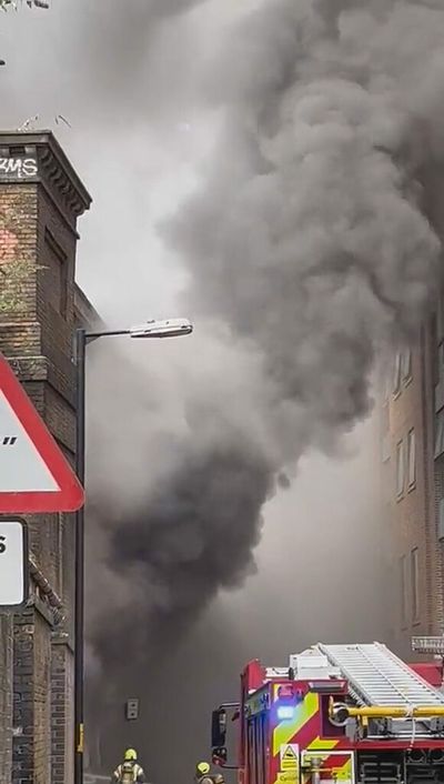 London Firemen Tackle Massive Blaze Involving Electric Cars Near Train Station