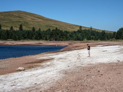 Drought declared in part of Wales over plummeting water levels as hosepipe ban begins