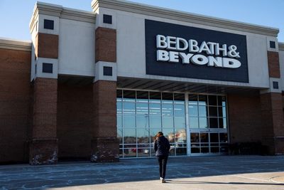 Student, 20, makes $110m trading Bed Bath & Beyond stocks after social media craze