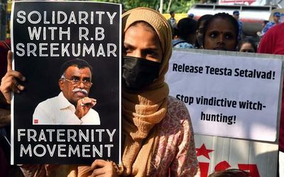 Scholars call for freeing Teesta Setalvad, Sreekumar
