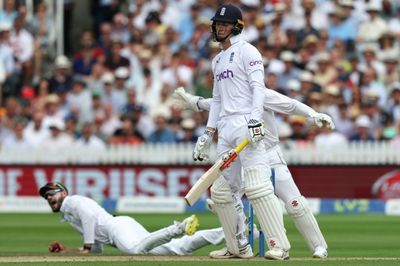 Maharaj strengthens South Africa's grip on England in 1st Test
