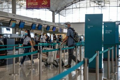 Cathay paying pilots extra to fly to China