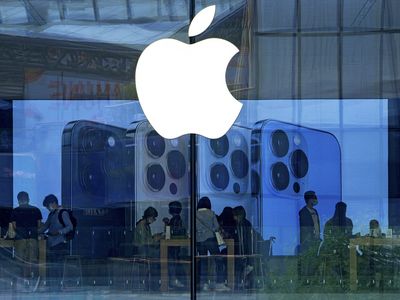 Apple warns of security flaws in iPhones, iPads and Macs