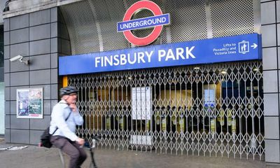 Grant Shapps accused of ‘advocating fire and rehire’ to end rail strikes