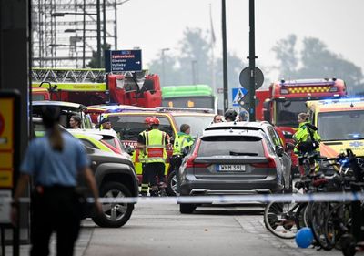 Sweden: 2 wounded in shopping center shooting