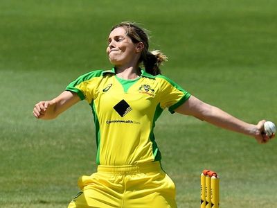 Aussie Molineux latest to star in Hundred