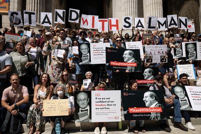 Authors and friends rally and read for Salman Rushdie