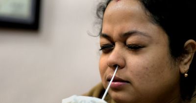 Scientists call for return of 10-day Covid self-isolation to protect NHS this winter