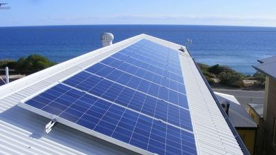 Solar briefly overtakes coal in Australia as number one source of power nationally