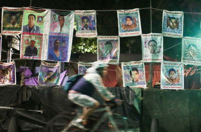 Former top prosecutor held in disappearance of Mexican students