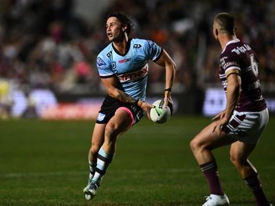 Sharks thrash Manly for NRL top-two boost