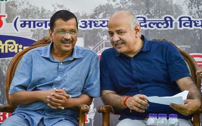 Kejriwal, Sisodia to visit Gujarat on August 22 to 'guarantee' education and health