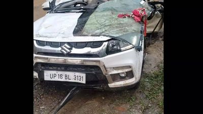 Himachal Pradesh: Car crushed by boulder in Shimla, two from UP killed