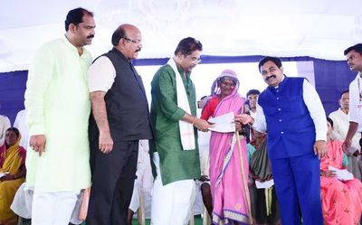 Govt. to extend ownership rights for houses built on govt. land in tandas