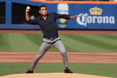 Photos: UFC, Bellator stars throw out first pitch at MLB games