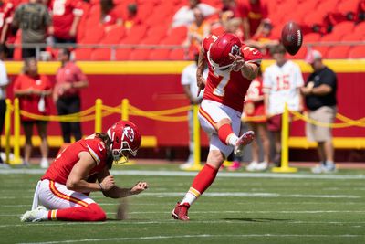 WATCH: Chiefs K Harrison Butker casually makes 72-yard field goal in warmups