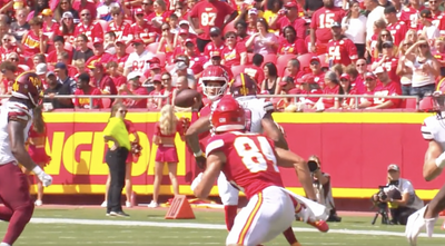 1 absurd angle of a Patrick Mahomes’ sidearm throw is a perfect reminder of how great he is