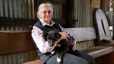 Early dementia diagnosis key to keeping Olive Eather at home on central Queensland farm