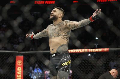 Tyson Pedro def. Harry Hunsucker at UFC 278: Best photos