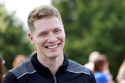 Newgarden charges into second in IndyCar chase with win