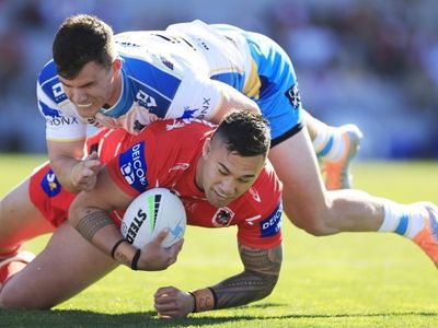 Dragons topple Gold Coast in NRL try-fest