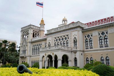 All roads to PM Prayut's office blocked ahead of major rallies