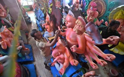 Bengal’s traditional idol makers return to Visakhapatnam ahead of Vinayaka Chavithi