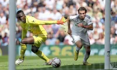 Leeds demolish Chelsea after Édouard Mendy howler sparks emphatic win