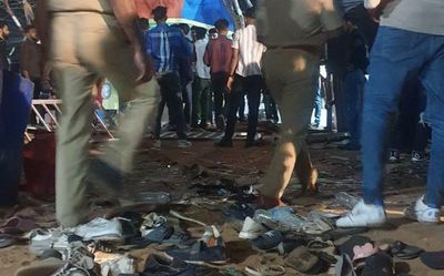 20 injured as barricade collapses on Kozhikode beach