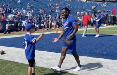 Bills’ Isaiah McKenzie, young fan go back-and-forth in backflip battle