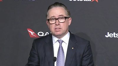 Qantas CEO Alan Joyce apologises for airport chaos, offers loyalty program customers $50 flight vouchers