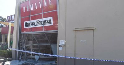 Watch as crooks hit a snag in Domayne Kotara ram raid