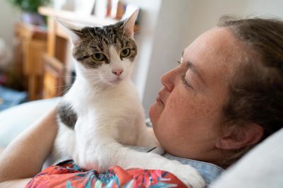 Heroic Cat Saves Heart Attack Victim Facing Two-Hour Wait For Ambulance