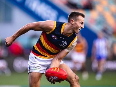 Crows teammates appeal for Crouch to stay