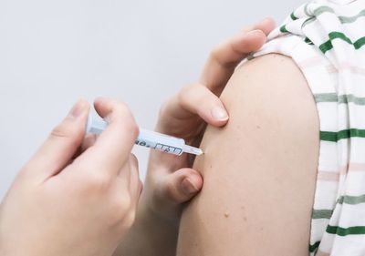 Covid: People vaccinated share common symptom