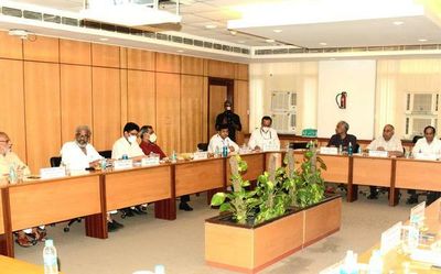 Panel begins discussions on MSP, natural farming, crop diversification