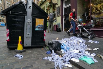 Nicola Sturgeon hopes new pay offer will end bin worker strike in Edinburgh