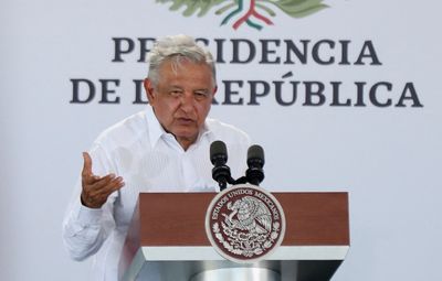 Mexico president sidesteps calls to probe predecessor over missing students
