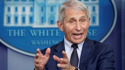 White House Covid adviser Anthony Fauci announces departure from government