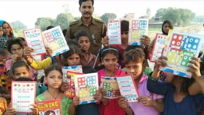 Uttar Pradesh: Kids bid teary-eyed farewell to their ‘teacher cop’ in Unnao