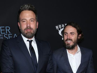 Casey Affleck jokes about ‘dysfunctional family’ as girlfriend defends him for skipping brother Ben’s wedding to Jennifer Lopez