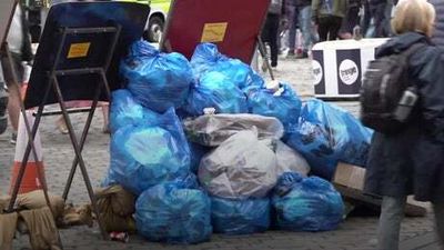 Rubbish lines the streets of Edinburgh amid cleaning strikes