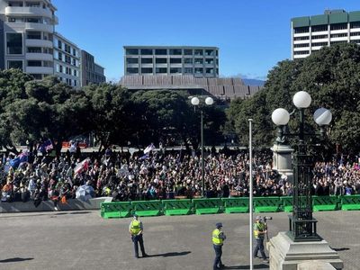 NZ 'people's court' adjourns peacefully