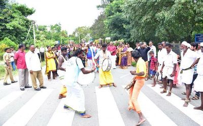 Dravidian University comes alive with World Folklore Day celebrations