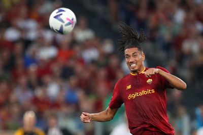 Chris Smalling’s header seals Roma’s second straight win of new Serie A campaign