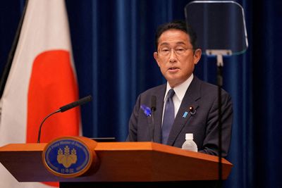 Japan PM tells ministers to continue sanctions vs Russia, support Ukraine